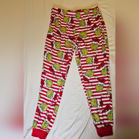 Dr. Seuss Grinch Family Holiday PJ Set - Picture 5 of 9